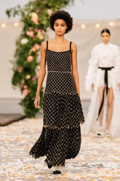 Look 29